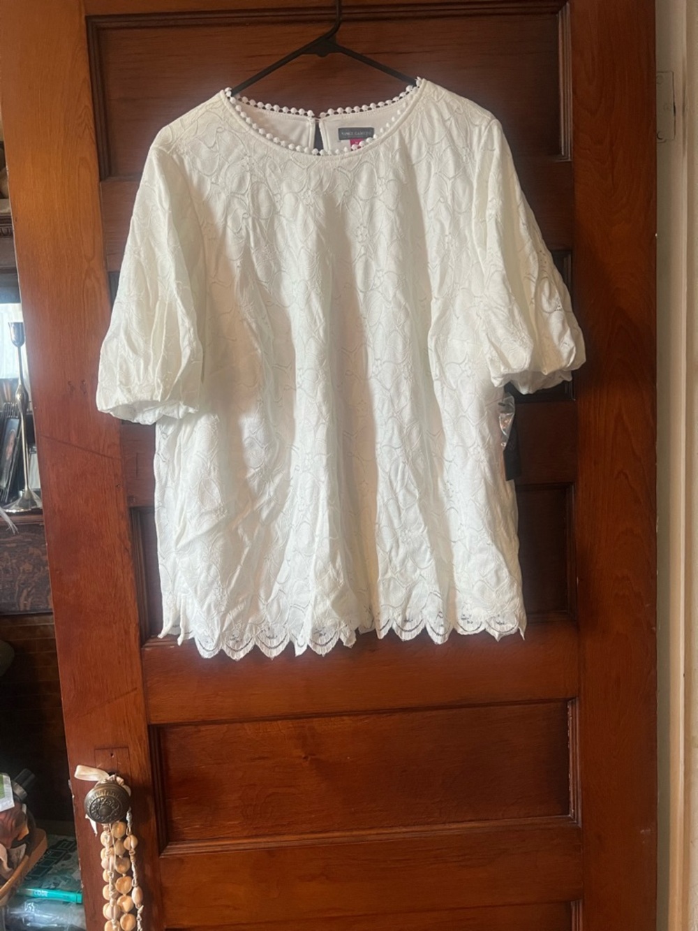 Vince Camuto White Embroidered Eyelet Puff-Sleeve Blouse